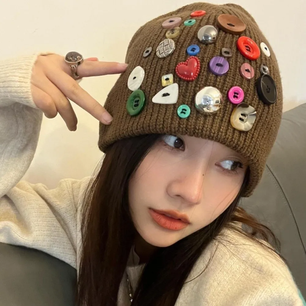 Fashion Colorful Button Beanie Hat Cuffed Elastic Knitted Hat Irregular Button-Decorated Warm Protection Personality Cold Cap