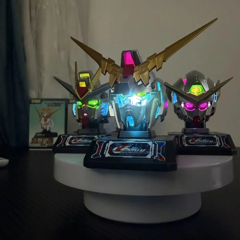 3-teiliges Set Strike Freedom Kopfskulptur Figur Anime Auto-Ornament Desktop-Deko Leuchtendes Modell Sammlerstück Überraschungsgeschenk