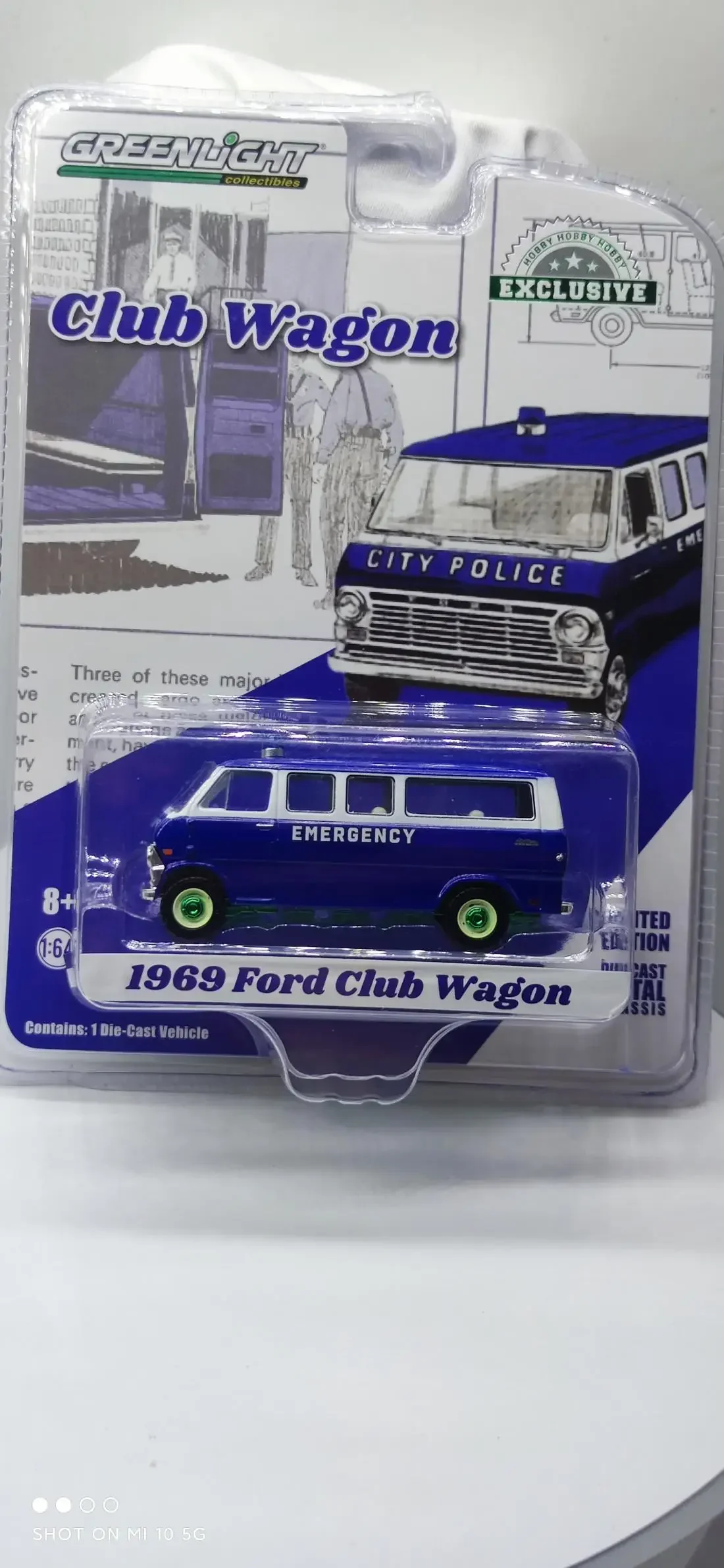 1:64 1969 Ford Club Wagon  Bread Police Car Green Edition  Diecast Metal Alloy Model Car Toys For  Gift Collection