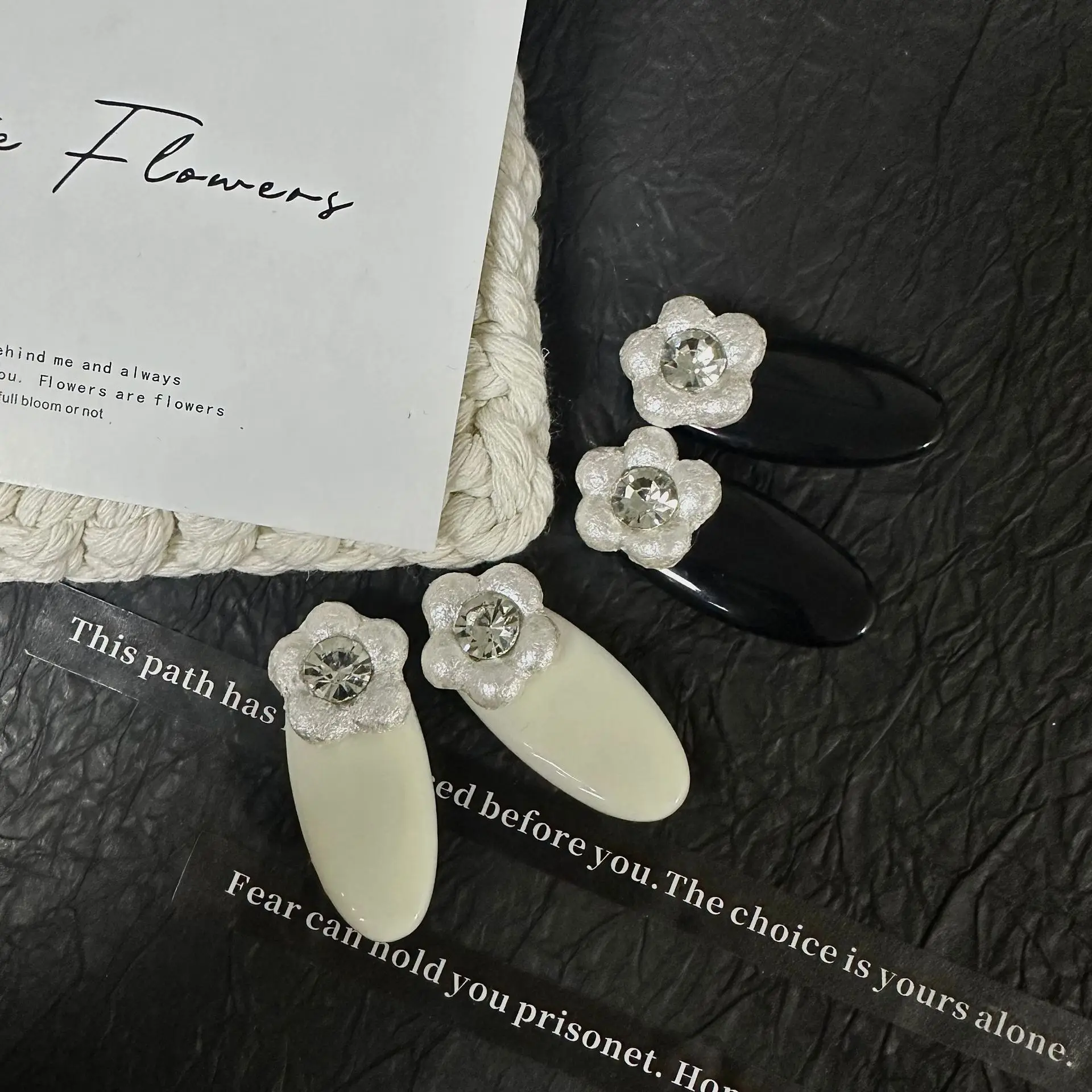 Cute Sweet Korean Style Baroque Pearl Flower Clip Womens Bangs Clip Elegant Fashion Duckbill Hair Rhinestone Accessory Pair Set
