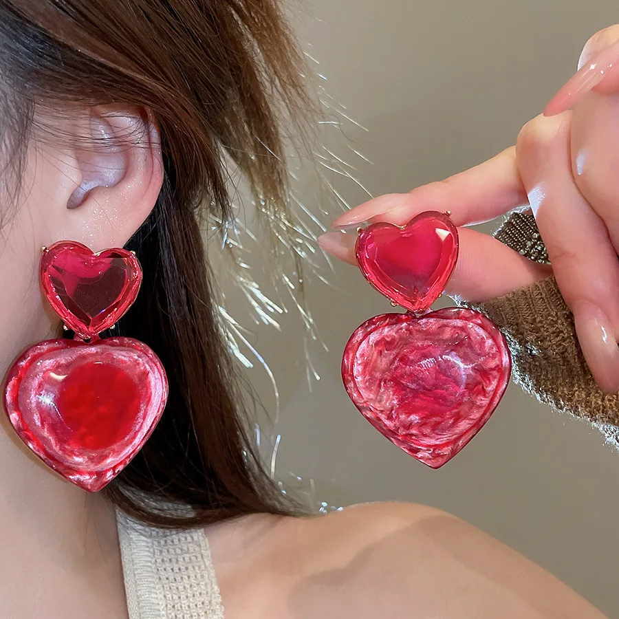 European and American resin heart-shaped pendant earrings