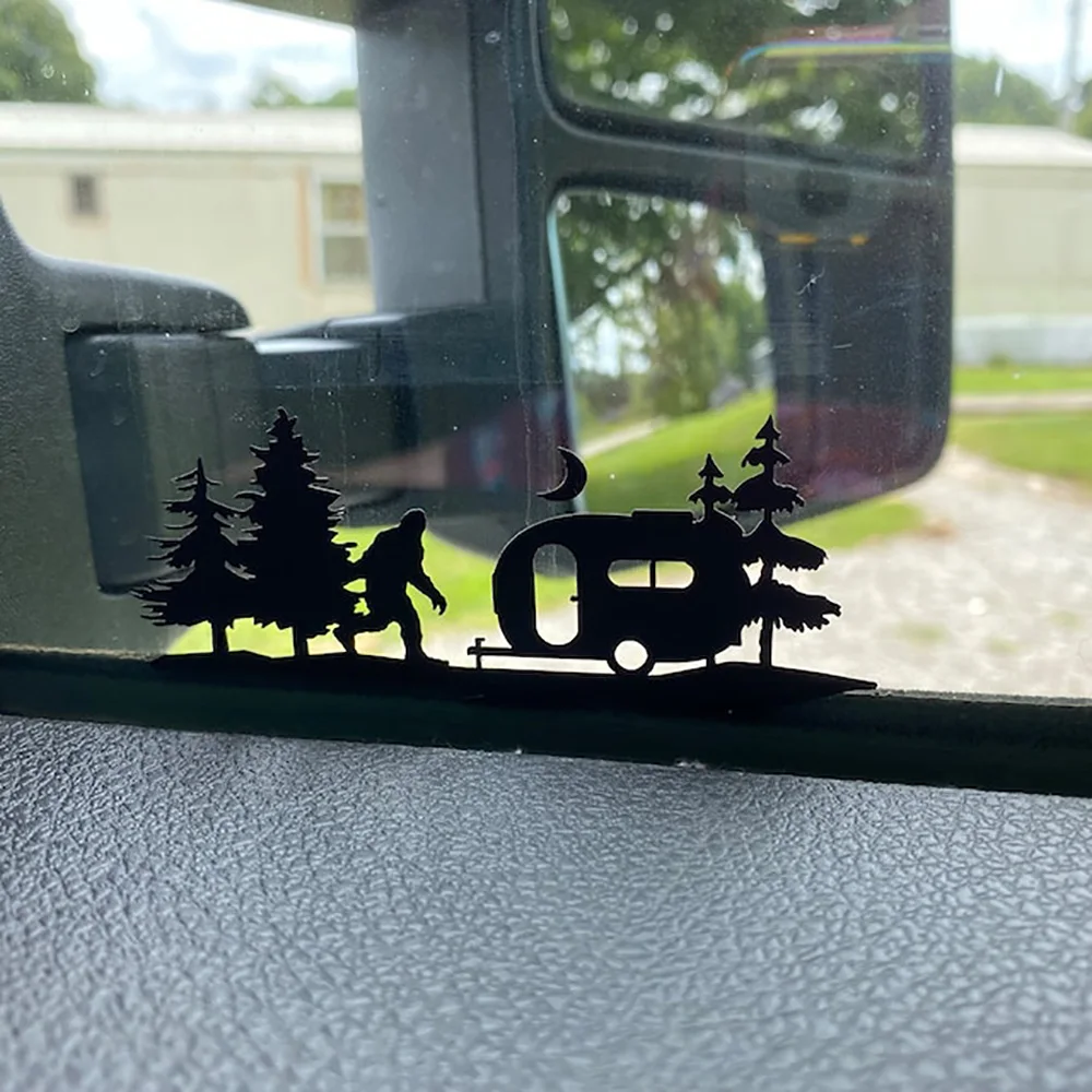 Sasquatch and Mountains تصفيف السيارة مضحك الشارات والملصقات ويندوز الوفير اكسسوارات الديكور لبيجو 307 ، جيب رينيجيد ، بي ام دبليو #1