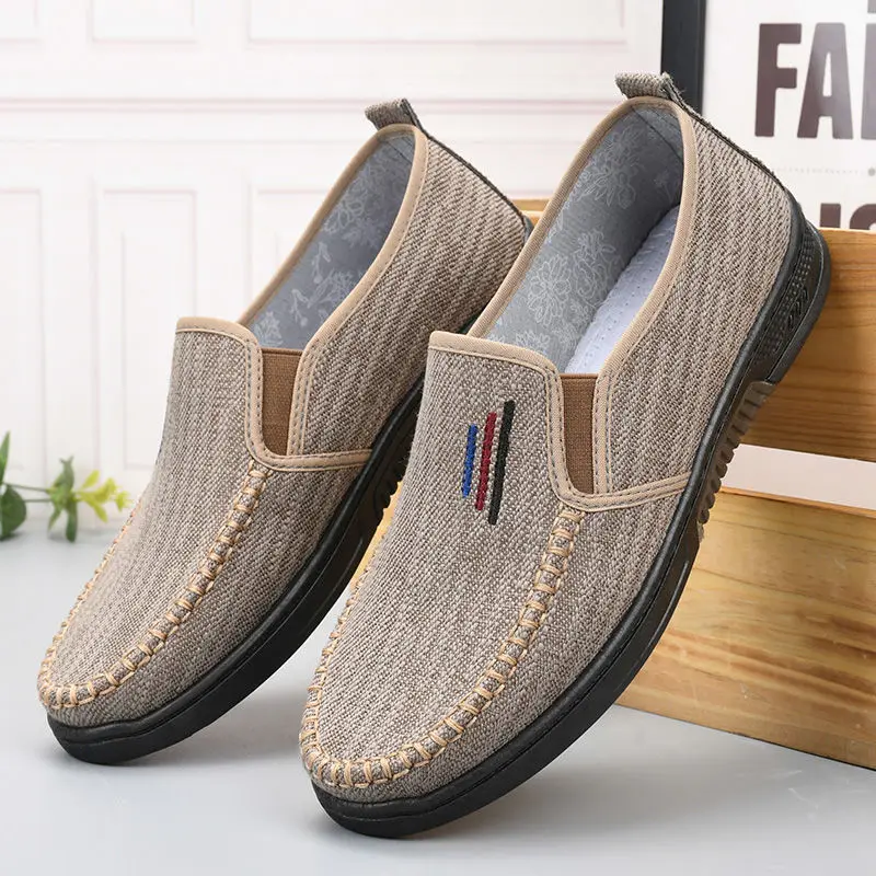 

Men Sneakers Spring and Autumn New Style Breathable and Lightweight Men Casual Shoes Non-slip Wear-resistant Pedal Trainers