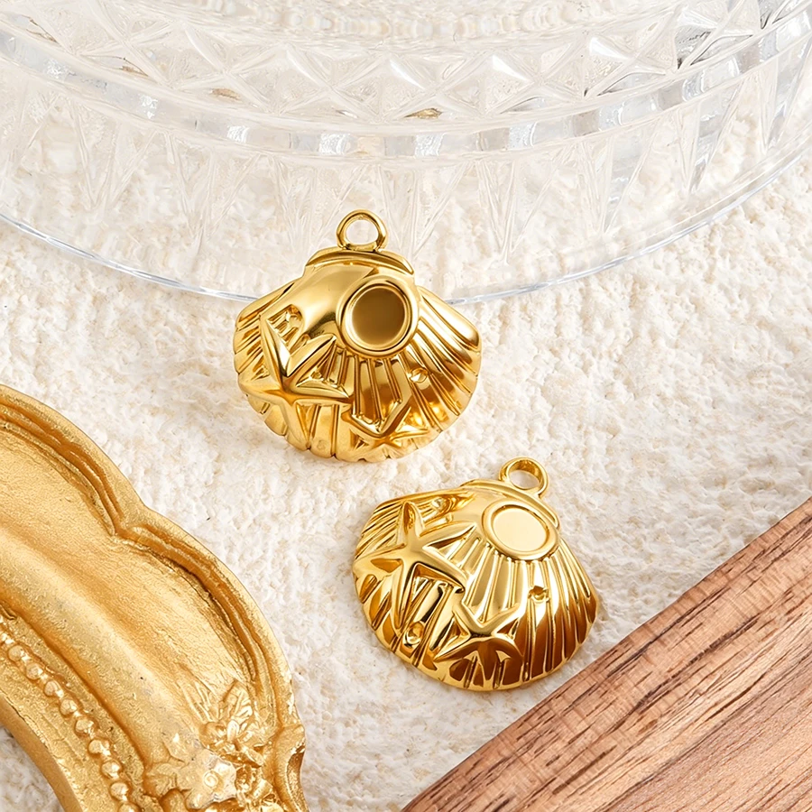 5 Stück goldfarbene Anhänger mit Strass-Cabochons in Herz-, Stern-, Augen- und Blumenform aus Edelstahl für die Schmuckherstellung. – Detail 2
