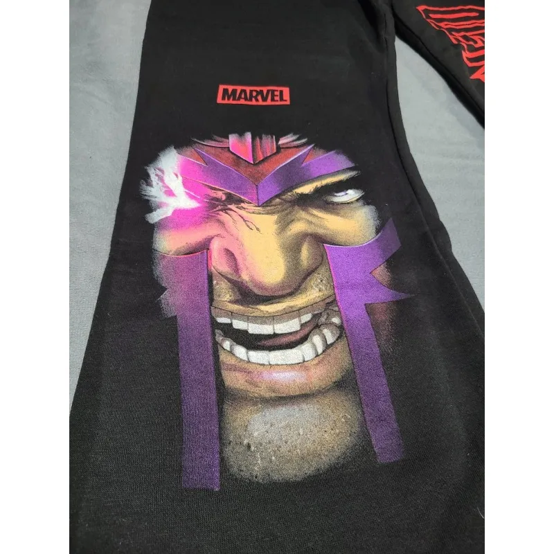 

Pantalones Expels Black CVLA X Marvel Villain Magneto — модные быстросохнущие брюки с принтом