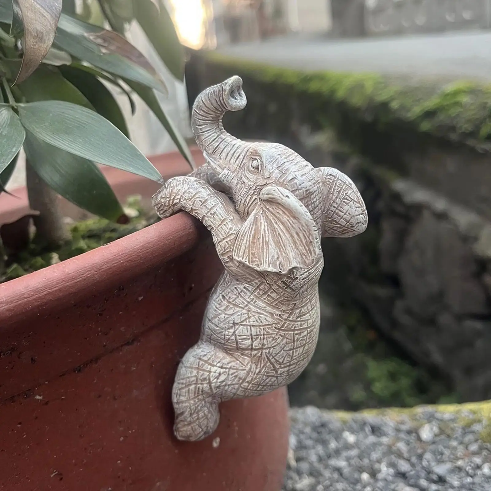 Garden Elephant Figurine Climbing Resin Ornament Cute Planter Statue for Outdoor Patio or Fish Tank