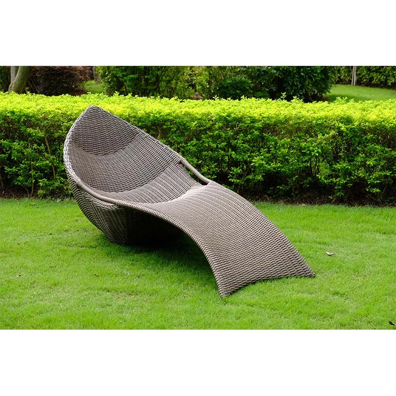 

Modern Outdoor Sun Lounger Wicker Bali Leisure Beach Bed for Hotels Courtyards Villas