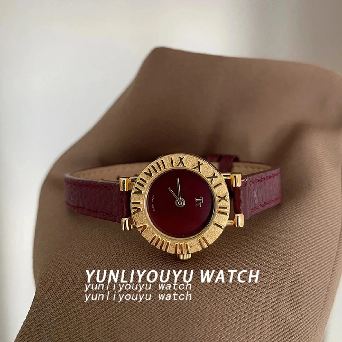 2023 Новые женские подарочные красные женские часы Ankela в стиле ретро, маленькие роскошные кожаные кварцевые часы