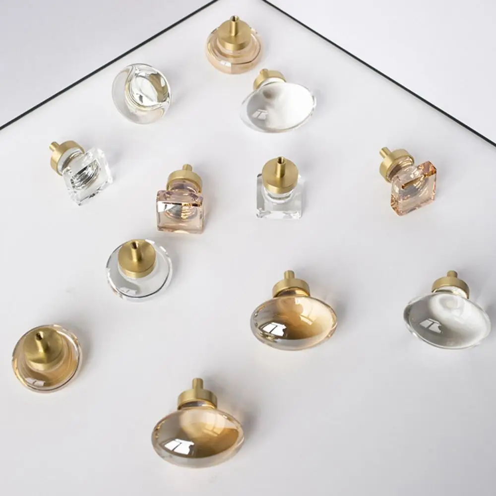 Kryształowe szklane uchwyty meblowe Szampańskie / Przezroczyste pojedyncze uchwyty do szuflad Luksusowe złote podstawki Gałki do szafek kuchennych