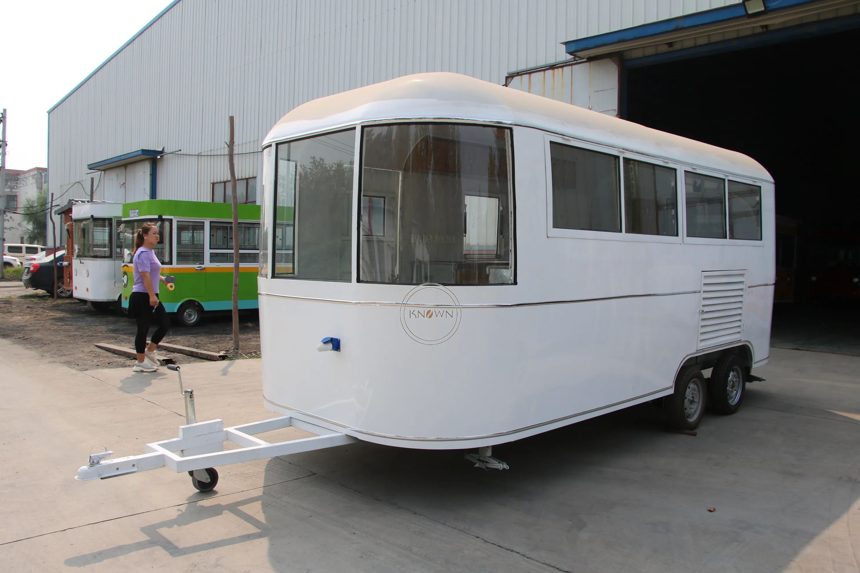 عربة طعام متنقلة بطول 5 أمتار مع شاحنات طعام مخصصة لمتجر الوجبات الخفيفة في الشوارع للبيع