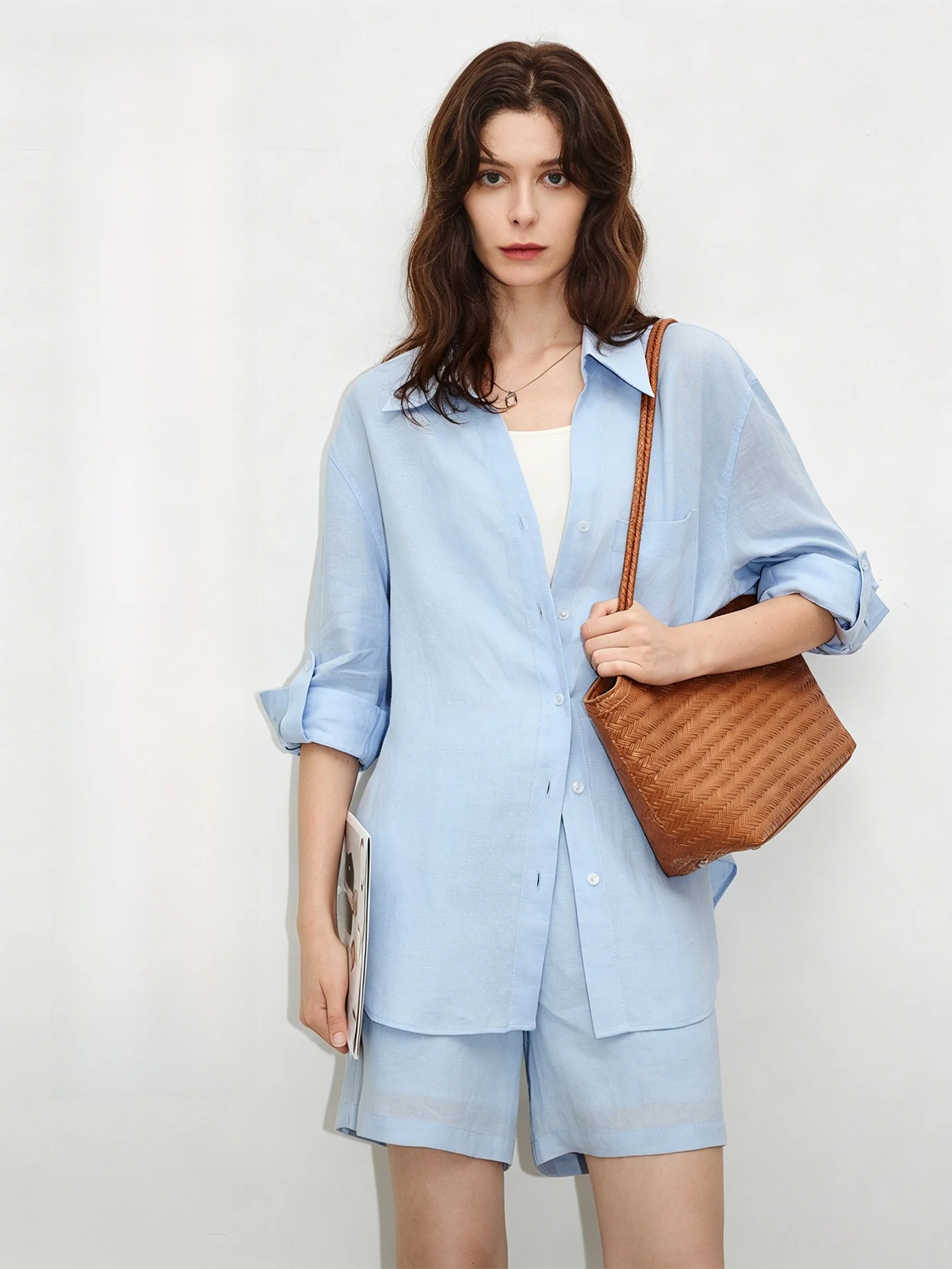 

Blue Cotton Linen Shirt Women Loose Long Sleeve V-Neck Comfortable Sun Protection Simple Style Breathable Spring Fashion Ladi...