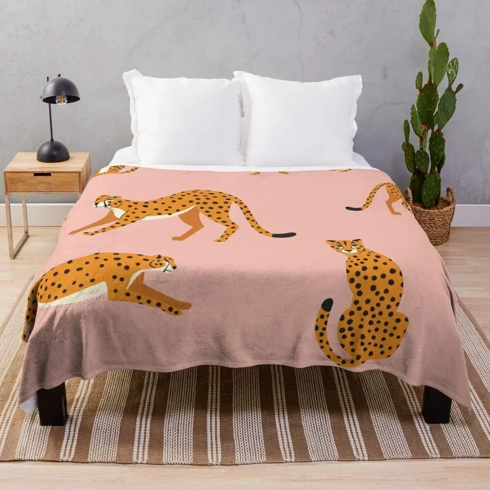 

Cheetahs pattern on pink Throw Blanket Plush Fuzzy Cozy Blanket for Couch Sofa
