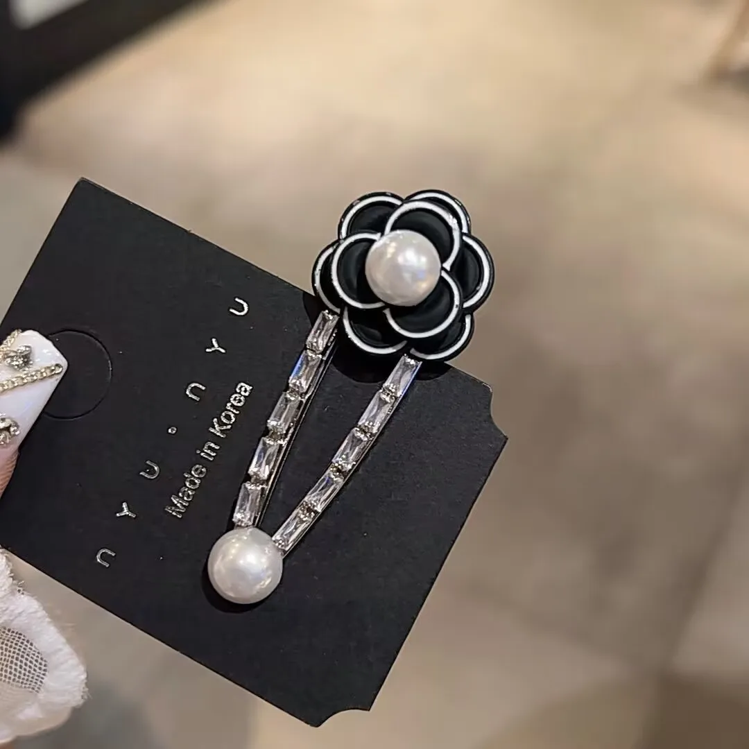 

Korean Luxury Camellia Hairpin Side Duckbill Clip High-end Fashion Hair Accessories for Girls Pearl Rhinestone Hair Clips