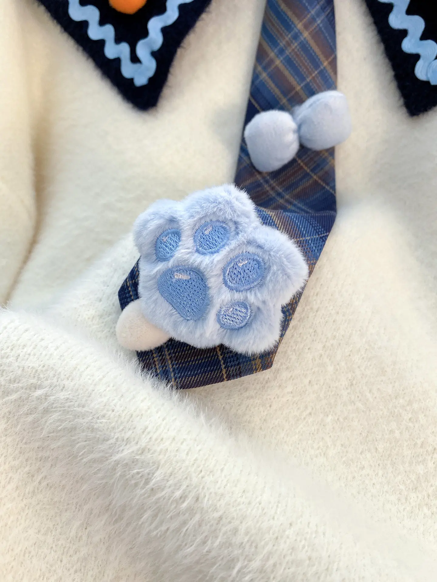 2026 스위트 컬리지 스타일 스웨터 여성용 가을/겨울 신상 풀오버 루즈핏 편안한 에이지리스 귀여운 플러피 브이넥 탑