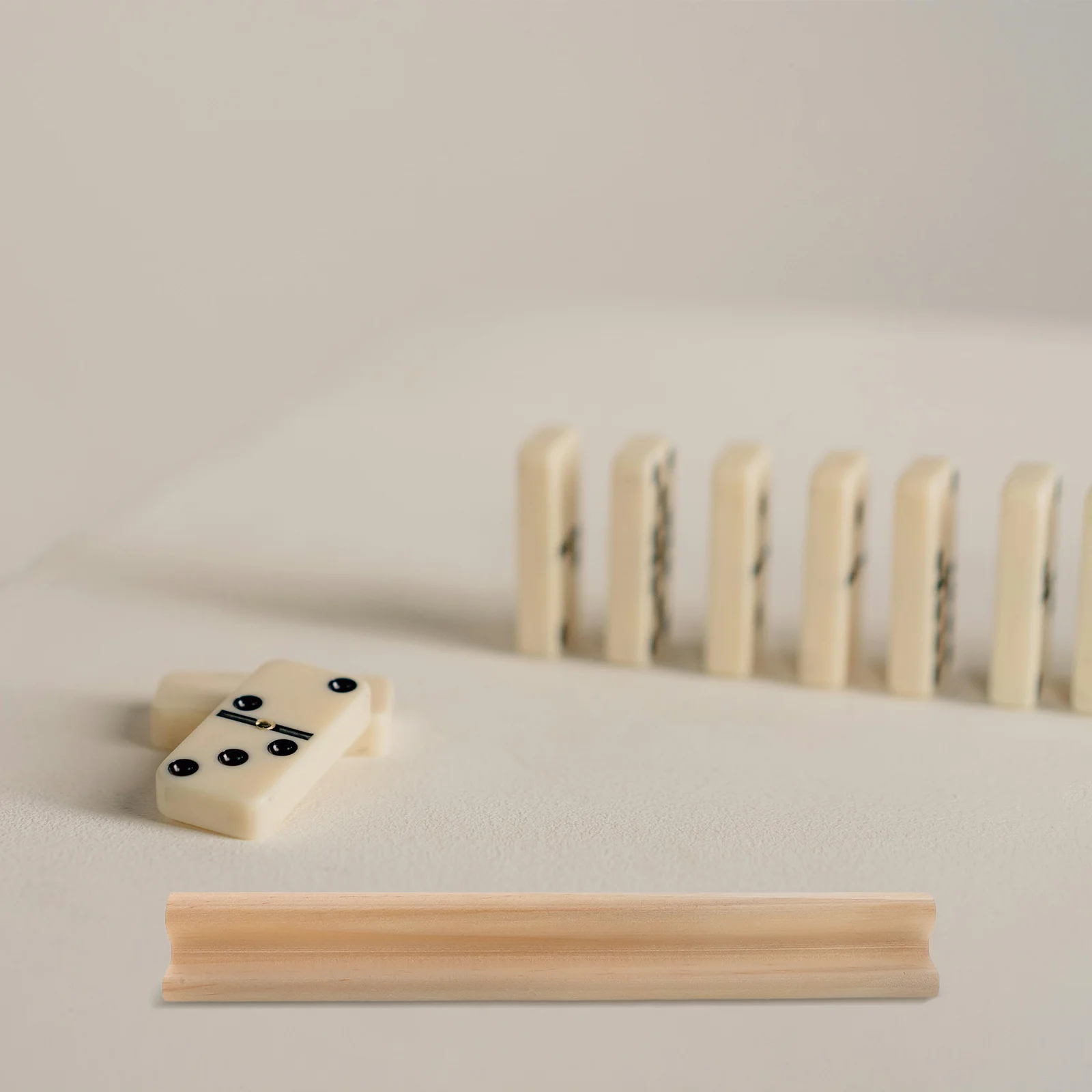 木製ドミノホルダー 19cm 天然木タイルトレイ レターブロックベース 装飾オーガナイザー デスクトレイ 麻雀タイルスタンド