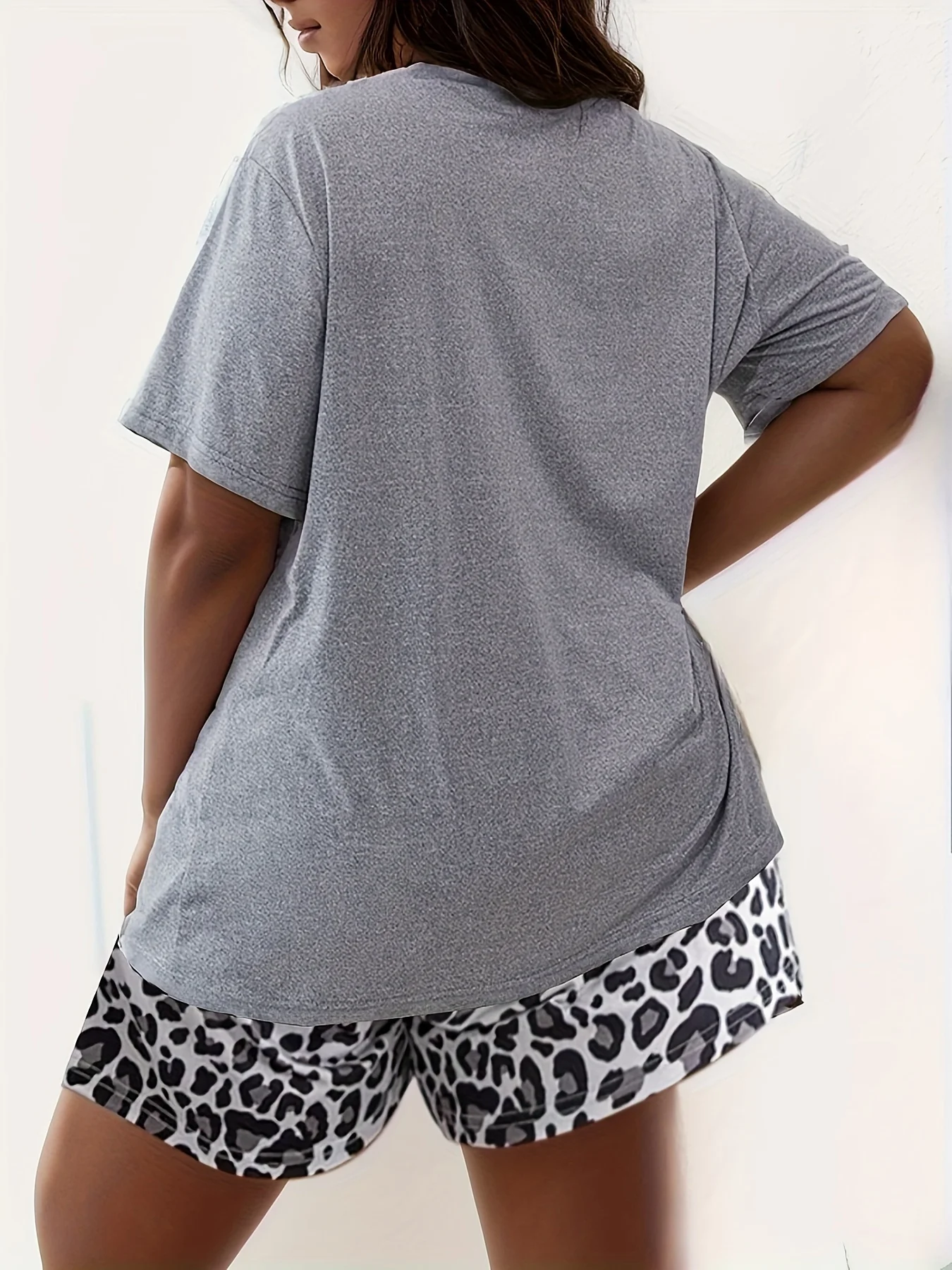 Plus Size Leopard Print Casual Shorts Set Crew Neck Short Sleeve Top & Shorts Outfits For Spring & Summer