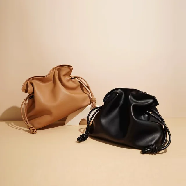 Marka luksusowa długa torba na ramię ze sznurkiem Crossbody plisowana konstrukcja skóra bydlęca torba na szczęście moda damska kopertówka torba wiadro pojemne torby