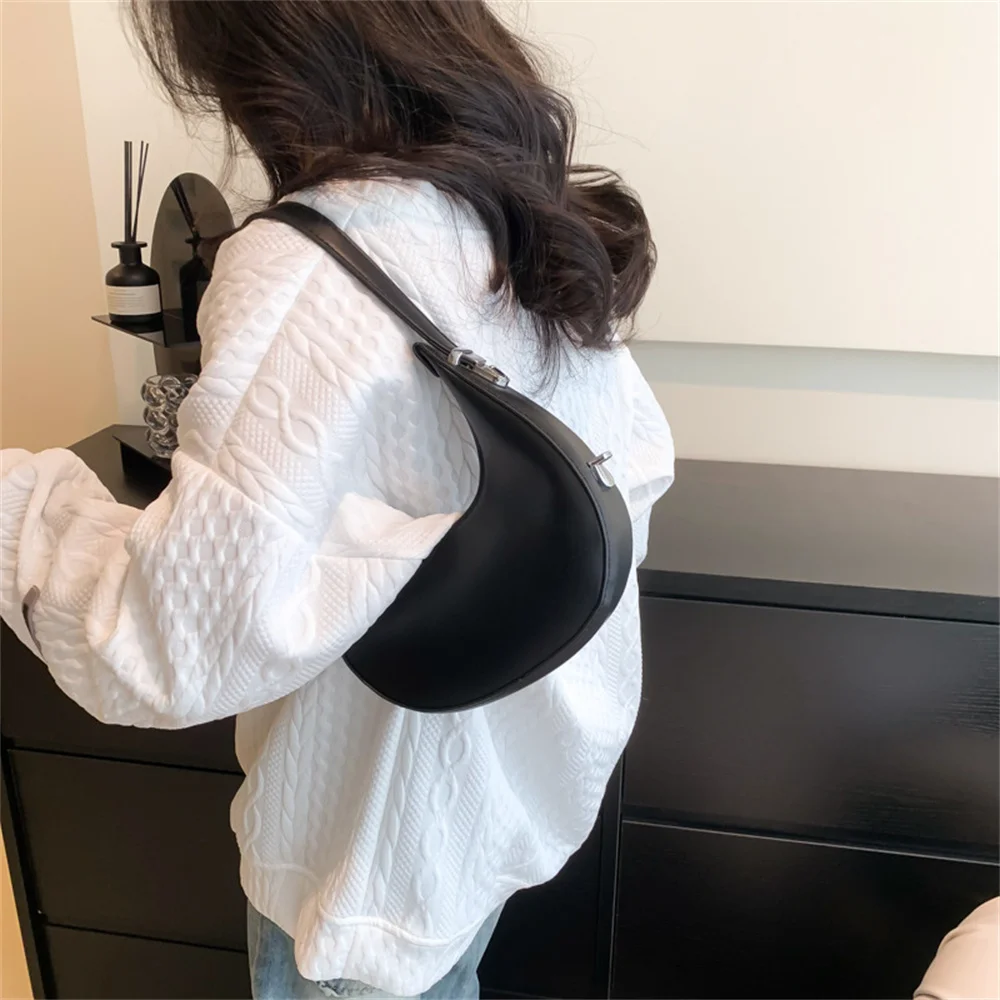 Casual Texture Fashion Shoulder Bag Large Capacity Pu Leather Half Moon Bag Lady Casual Simple Commuter Handbag Underarm Bag