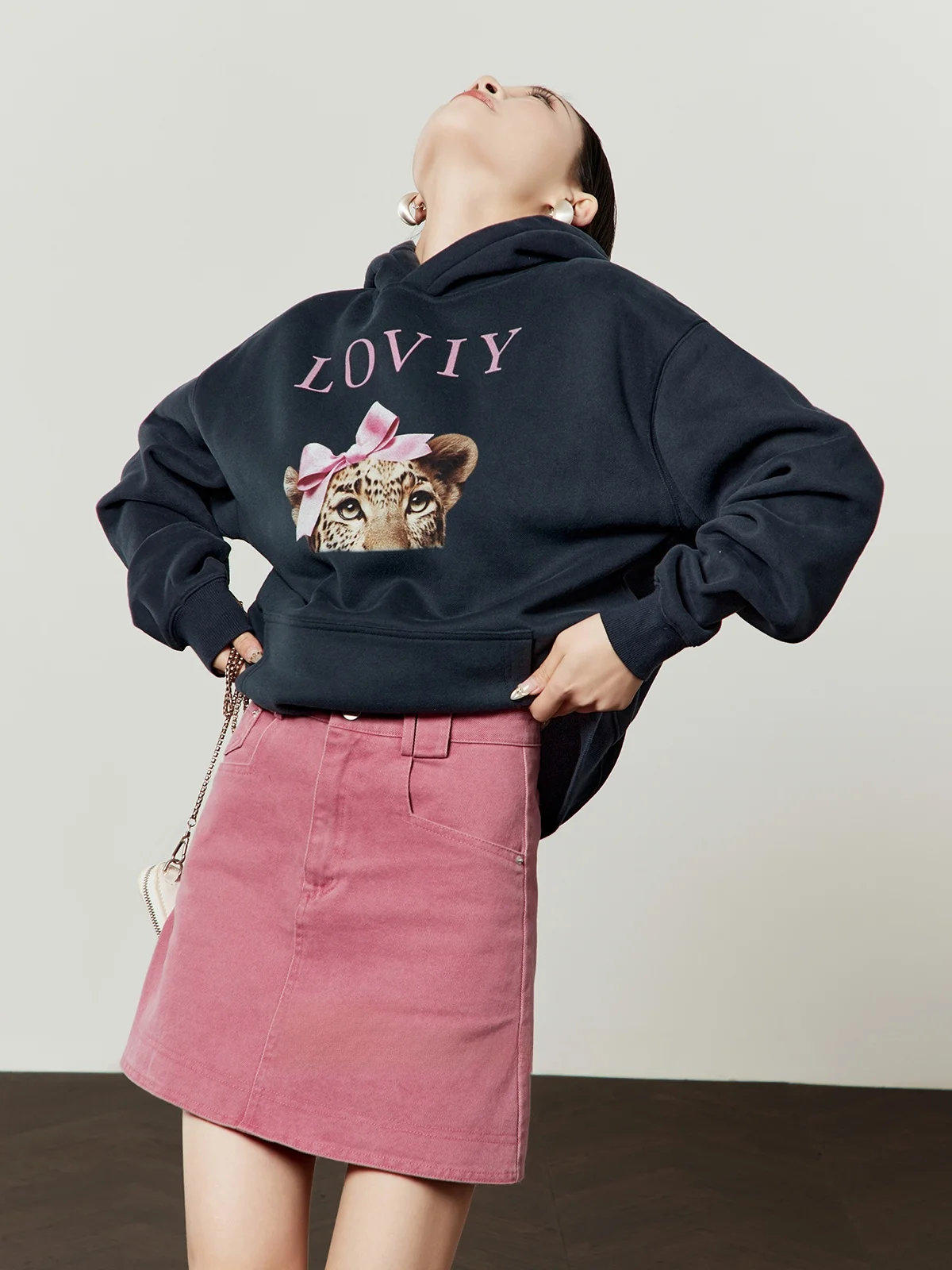 

Синяя толстовка с флисовой подкладкой и ушками на капюшоне, женская, повседневная, свободного кроя, весна 2026, новинка, комфортная, свободная посадка, свитшот.