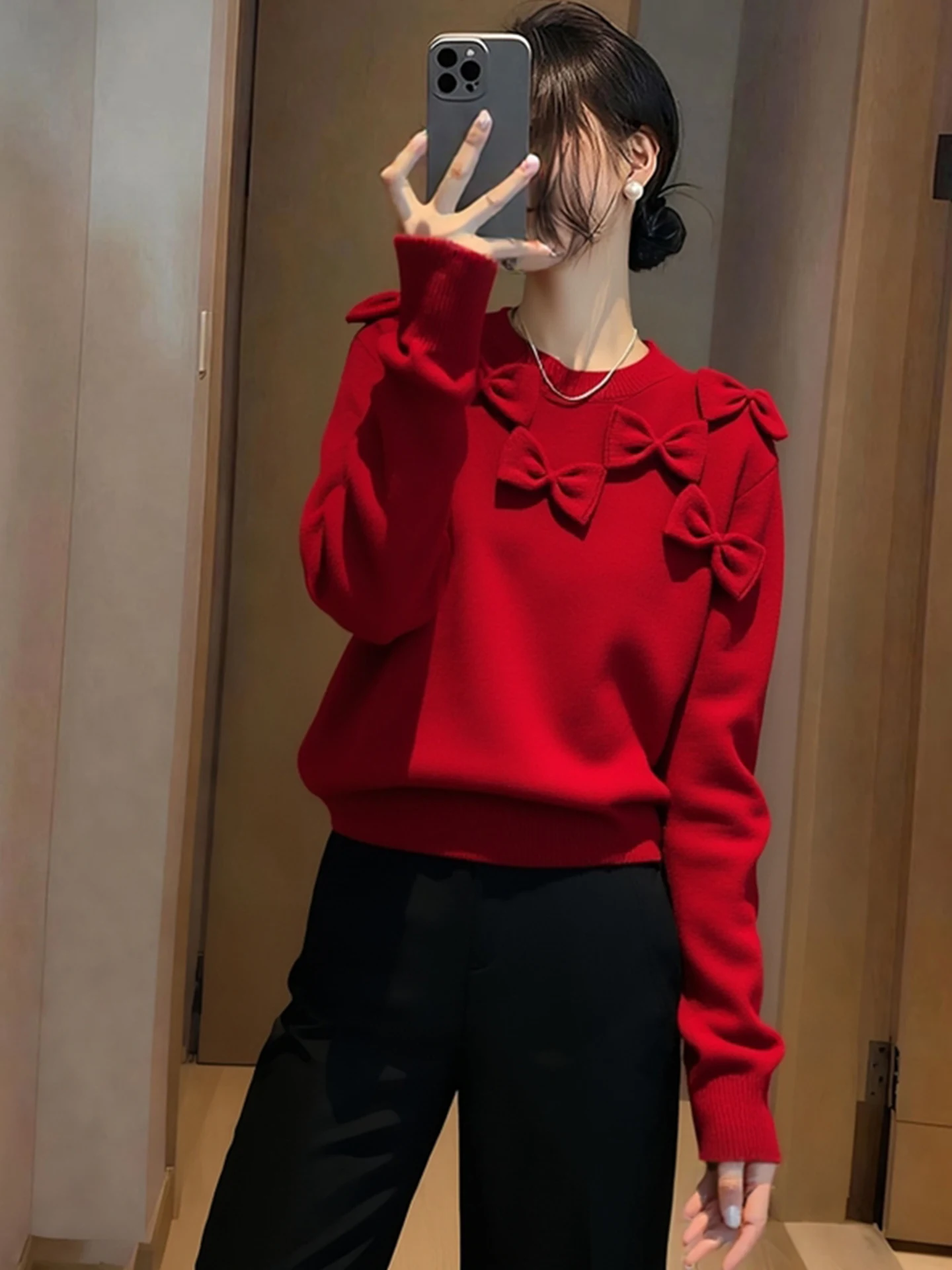 

Ele Red Knitted Sweater with 3D Knot Design Long Sve Winter Faion Anti-Aging Top for New Year 2025