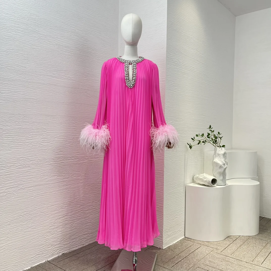 

Preorder Spring New Top Quality 2024 Rose Red White Ruched Pleat Feather Diamonds Loose Ankle Dress