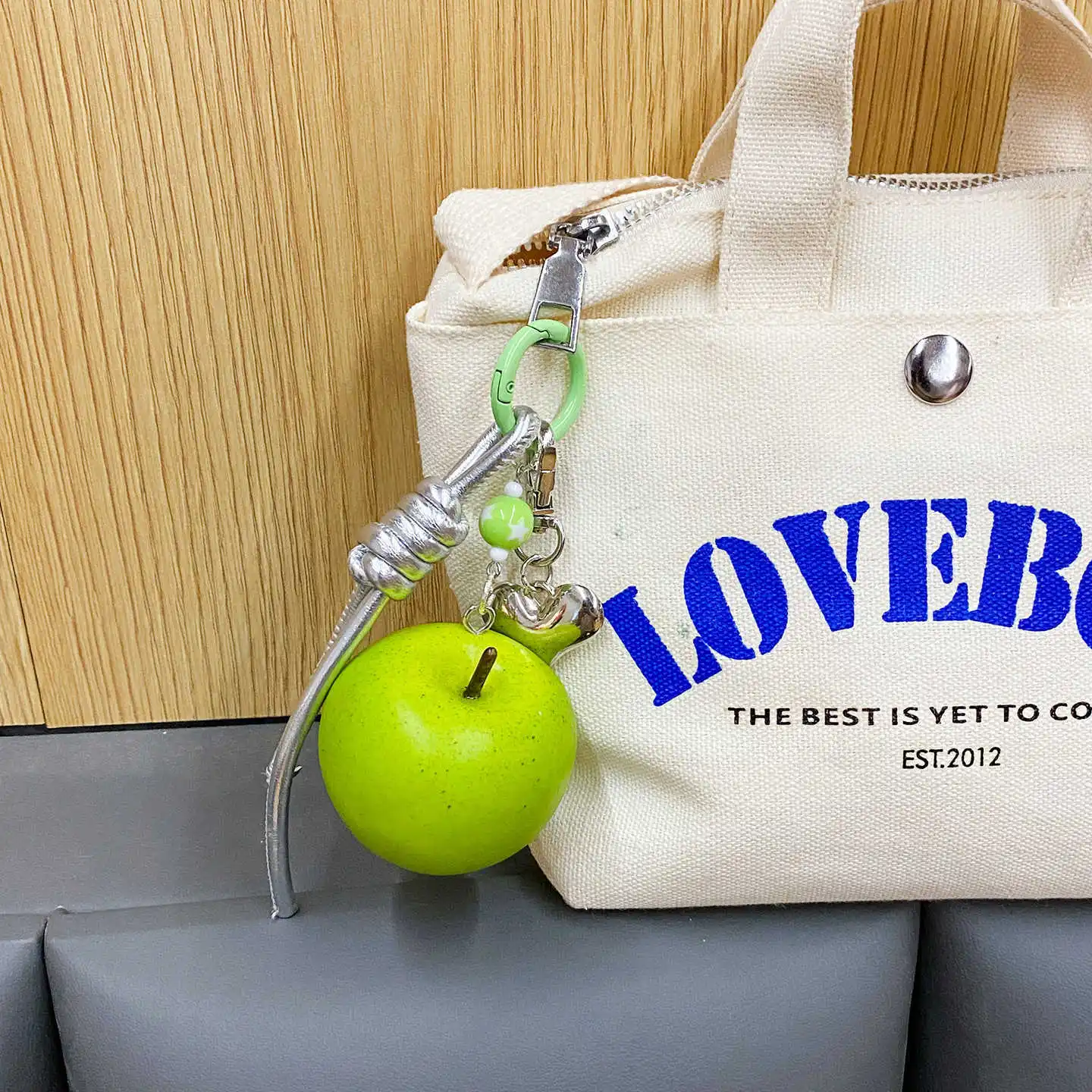 Simulation Red/Green Apple Toy Keychain Cartoon Cute Backpack Decoration Pendant Creative Christmas Gift Apple Statue Keychain