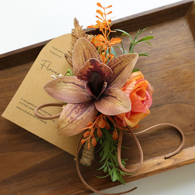 25069 بوتونيير أوركيد للرجال، زهور صناعية لصدار المعصم لديكور الزفاف/الحفلة الراقصة/العودة للوطن، إلخ. قارب بساتين الفاكهة الكراميل