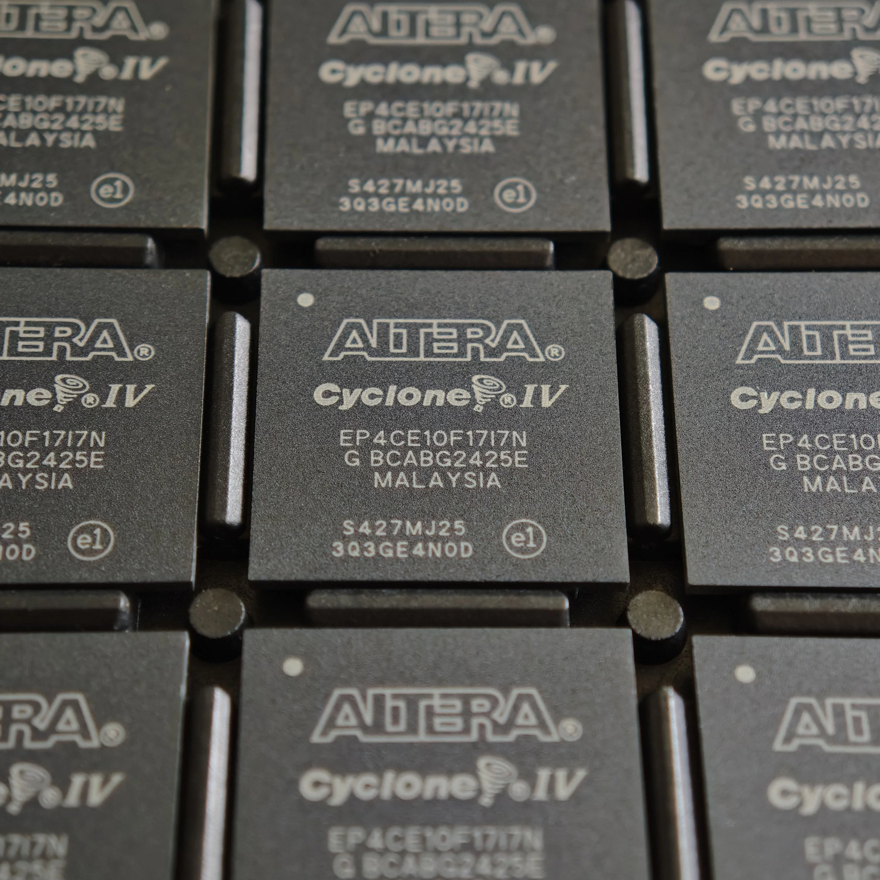 1~10pcs/lot EP4CE10F17I7N EP4CE10F17C8N EP4CE10F17 BGA256 100% Brand New Original.