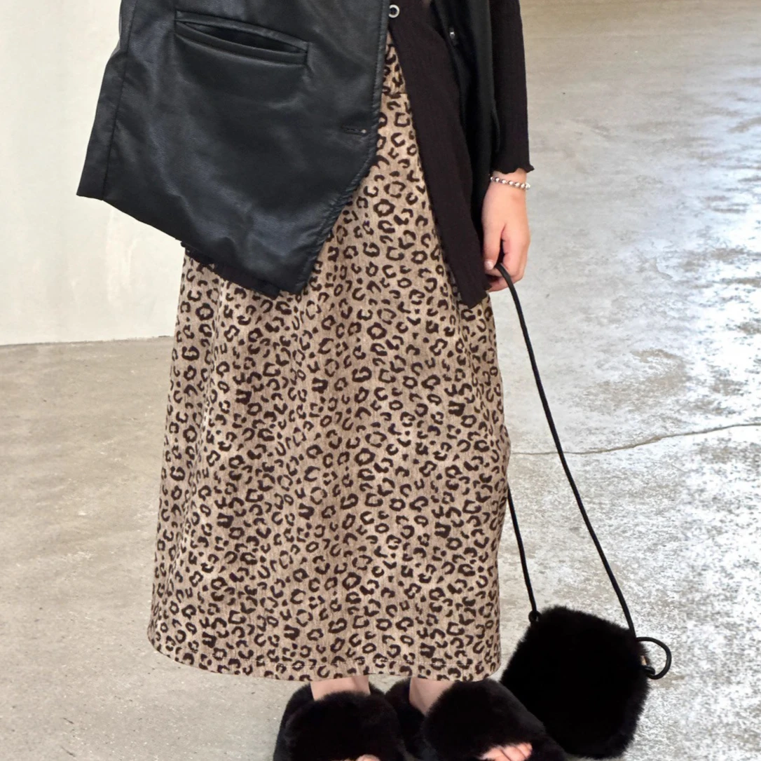 

Girls Skirt 2025 Autumn New Children's Clothing Korean Style Girls Baby Fashion Velvet Drape Down Leopard Print Skirt Casual