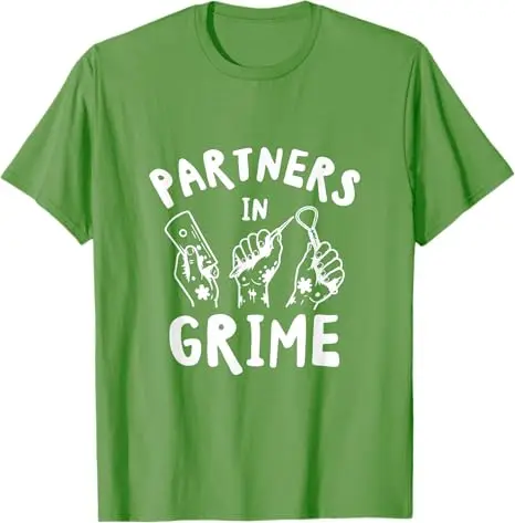 Partners in Grime T-Shirt: Lustiges Y2K-Design mit Töpfer-Sprüchen und Töpferwerkzeugen – Grafik-Kleidung für die Keramik-Gemeinschaft – Detail 3