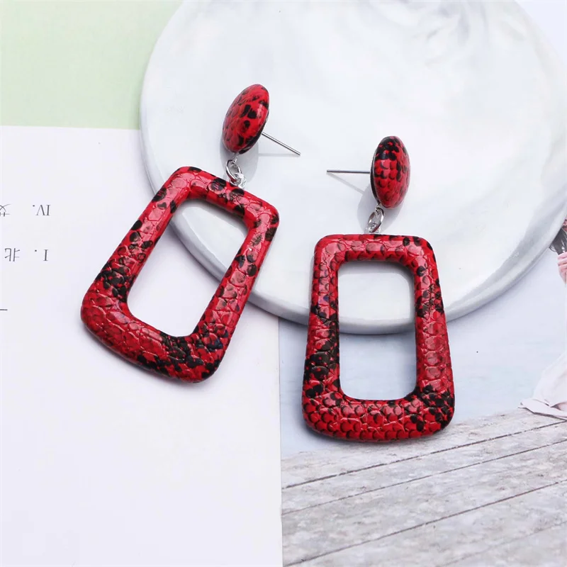 New Wine Red Geometric Hanging Earrings for Women Metal Pendants Dangle Earrings Red Color Exaggerated Drop Earrings aretes