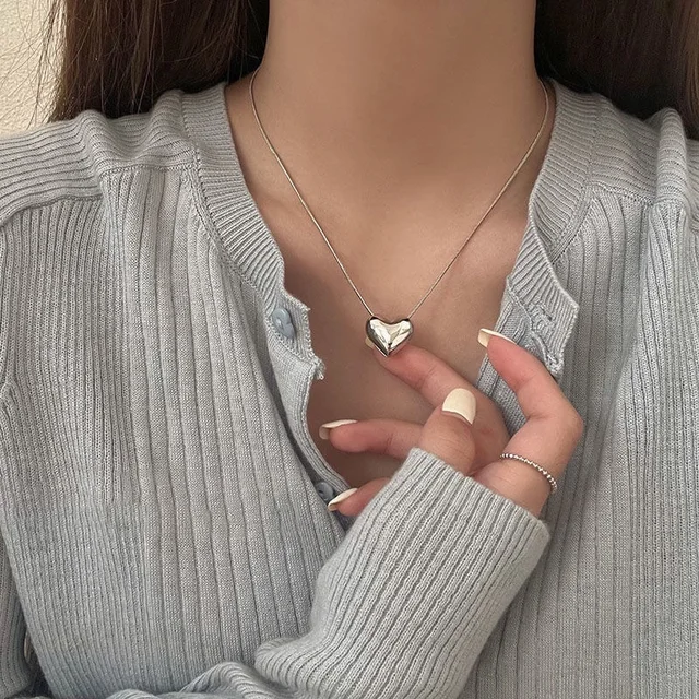Vintage Love Heart Wisiorek Naszyjnik dla kobiet Trend Estetyczny złoty kolor Metalowy łańcuszek Obroża Choker Biżuteria imprezowa Prezenty urodzinowe