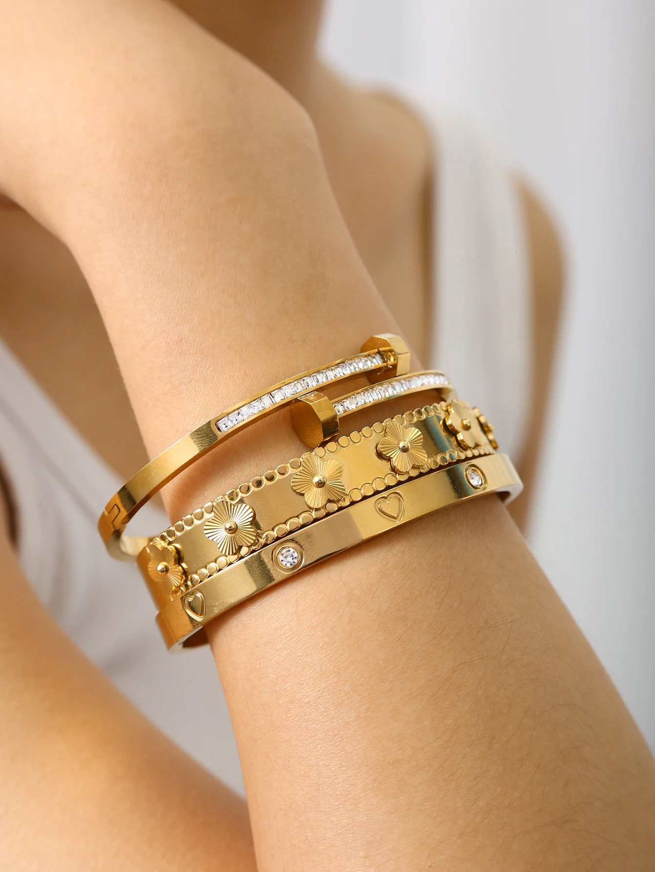 프렌치 심플 스테인레스 스틸 하트 지르코니아, Cinquefoil 팔찌, 더블 스터드 지르코니아 팔찌, 오픈 카라비너 ​​팔찌