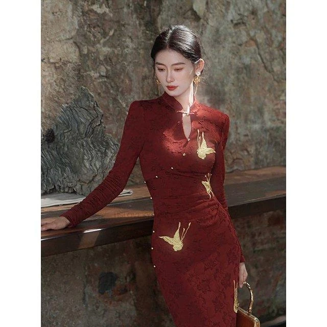 women's-red-modern-chinese-style-modified-cheongsam-early-autumn-long-sleeve-jacquard-knit-waist-cinching-versatile-dress