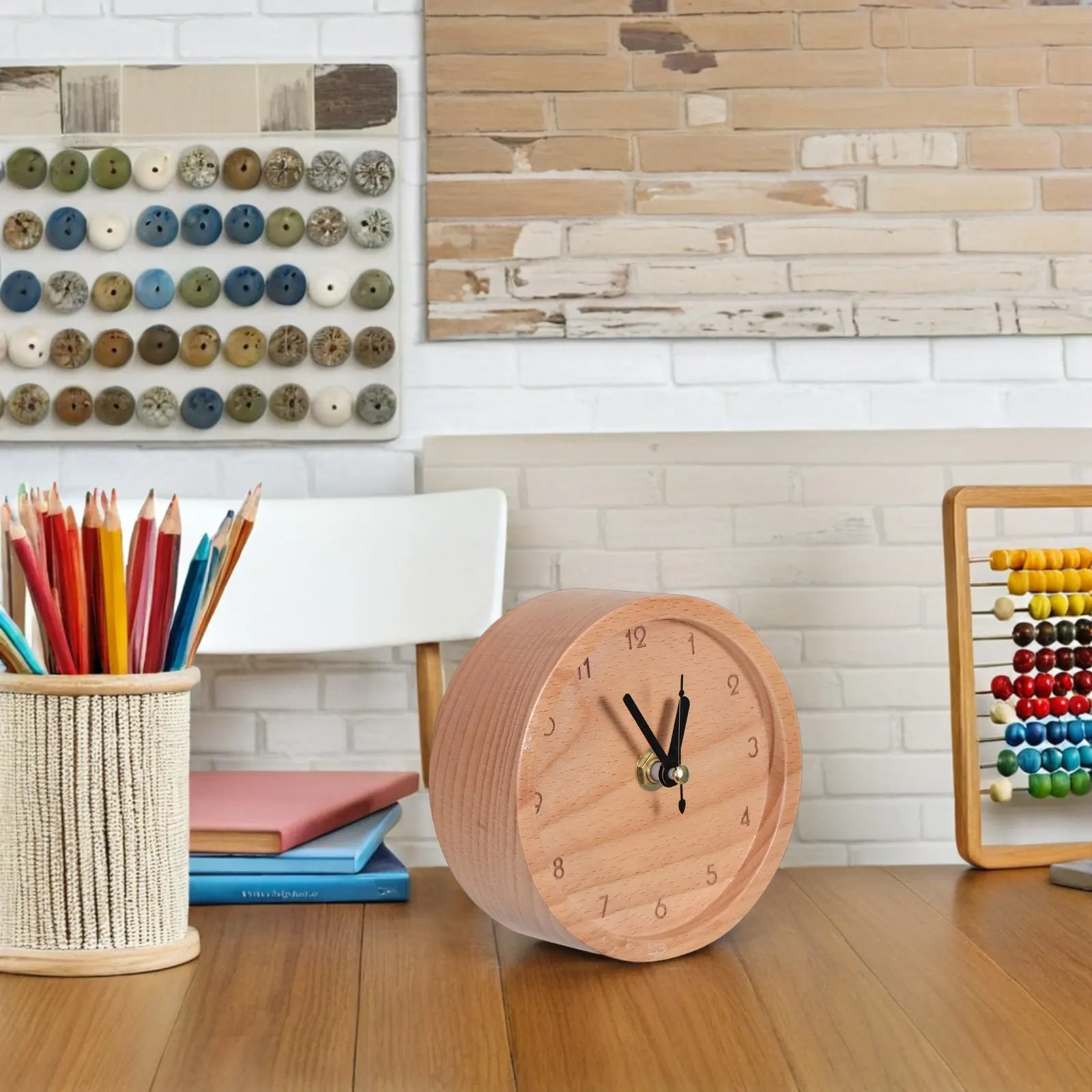 Silent Wooden Round Clock – Beech Wood Minimalist Tabletop Clock, Battery Operated Quiet Nightstand Timepiece