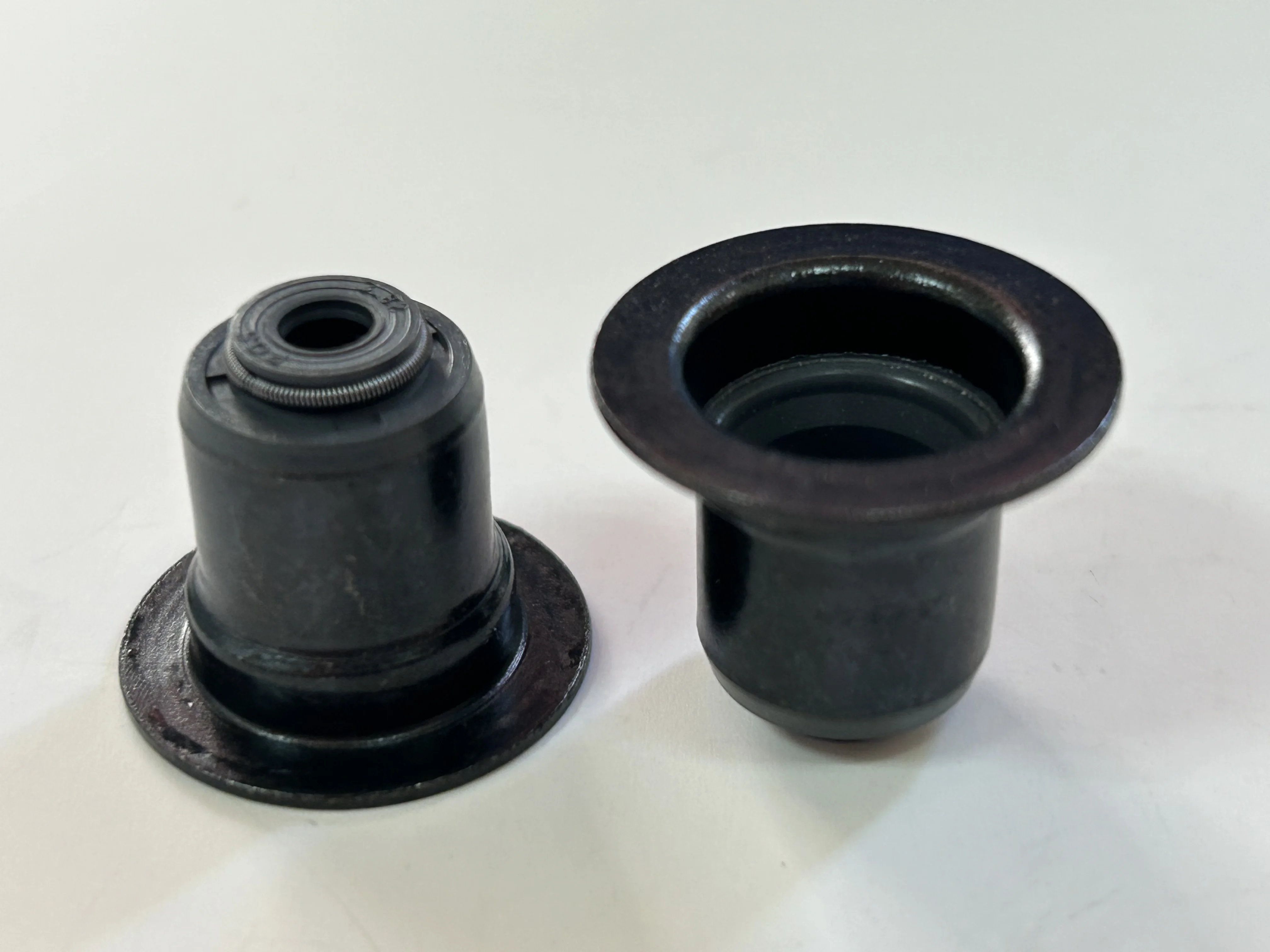 2222425000 MN183952 222242G000 22224-25000 22224-2G000 Valve Stem