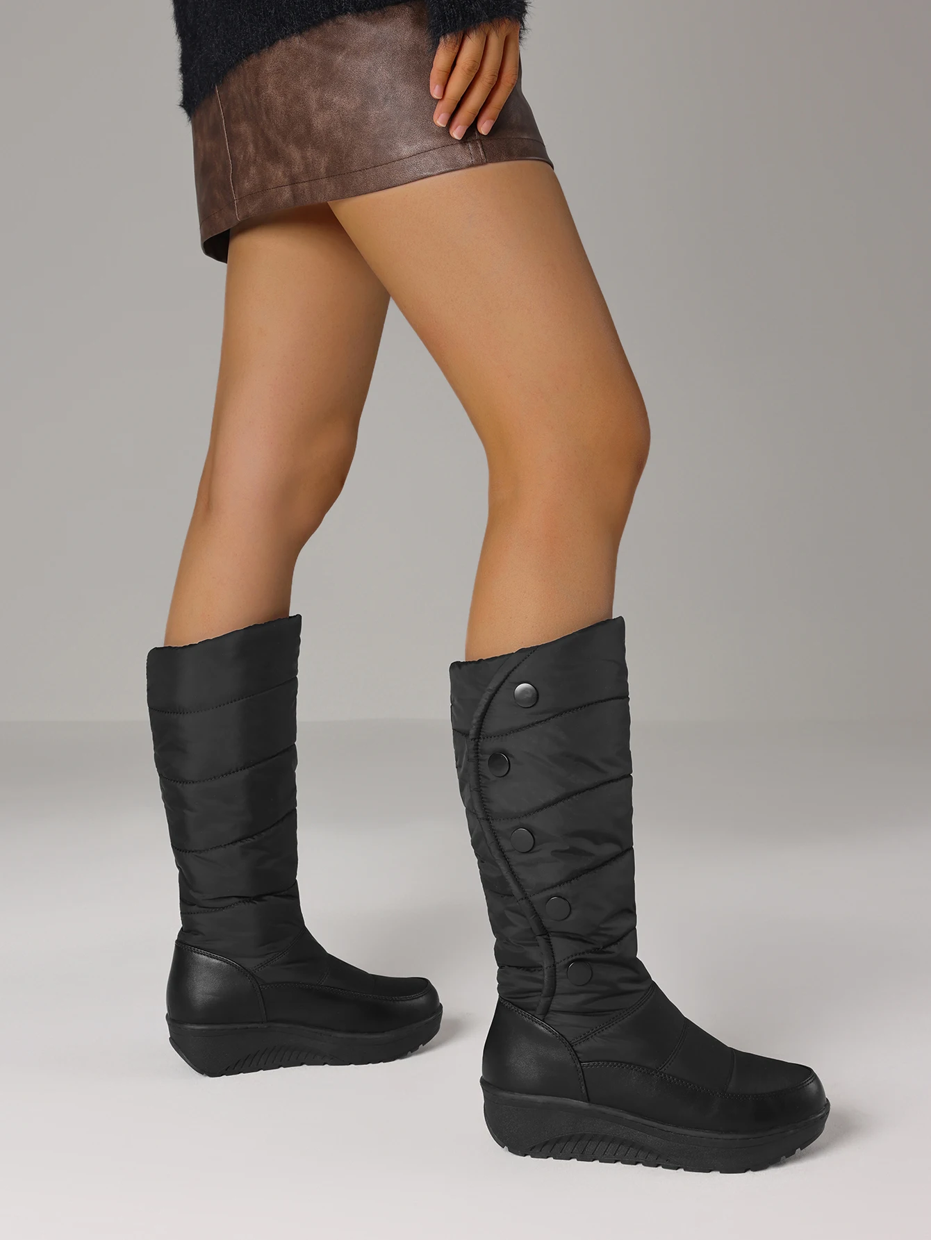 快適な女性のスノーブーツ、スリッポン、ラウンドトゥ、ウェッジヒール、プラットフォーム、ミッドカーフ、ラグジュアリーな暖かいプラッシュ、ふわふわの冬用シューズ