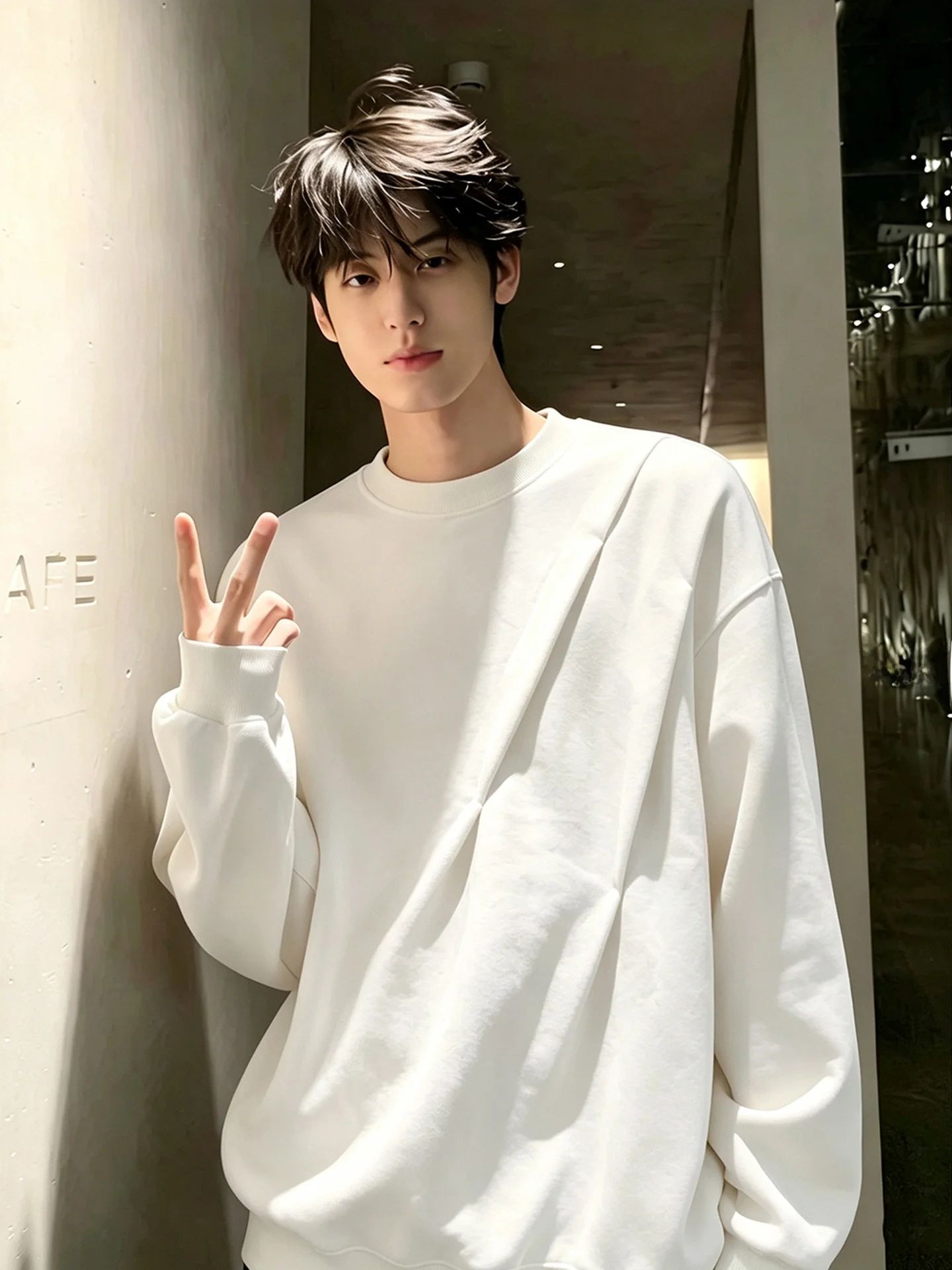 White Pleated Irregular Design round Neck Sweatshirt Men's Heavyweight Long Sleeve T-Shirt Autumn Base Layer Shirt