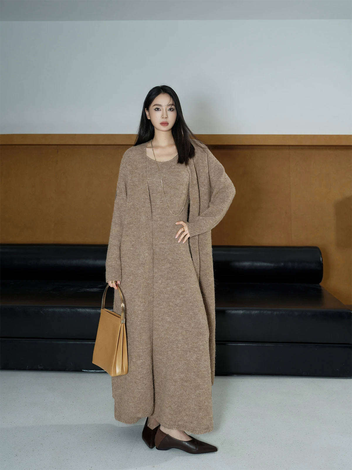 

Комплект ZhouMiao: вязаный кардиган и платье-комбинация для женщин, осенне-зимний наряд, приталенный крой, прямые брюки, платье без бретелек