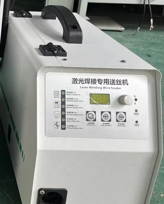 China Good Quality Raytools BW101-GS 4 in 1 Handheld Fiber Head for 3kw With Remote Cleaning Accessories