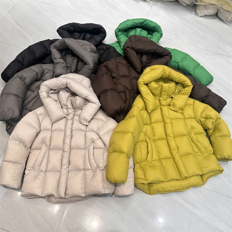 Jaket Bulu Angsa Putih Berkualitas Tinggi untuk Wanita, Model Minimalis Tebal dan Hangat dengan Tudung, Serbaguna untuk Gaya Kasual, Model Bread Coat