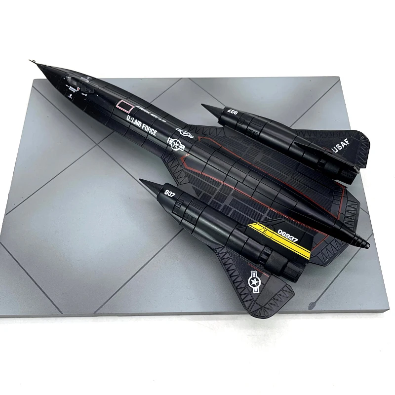 Diecast 1:144 Scale US SR-71 Blackbird Reconnaissance Aircraft Simulation Alloy Fighter Model Toy Airplane For Collectible Gift