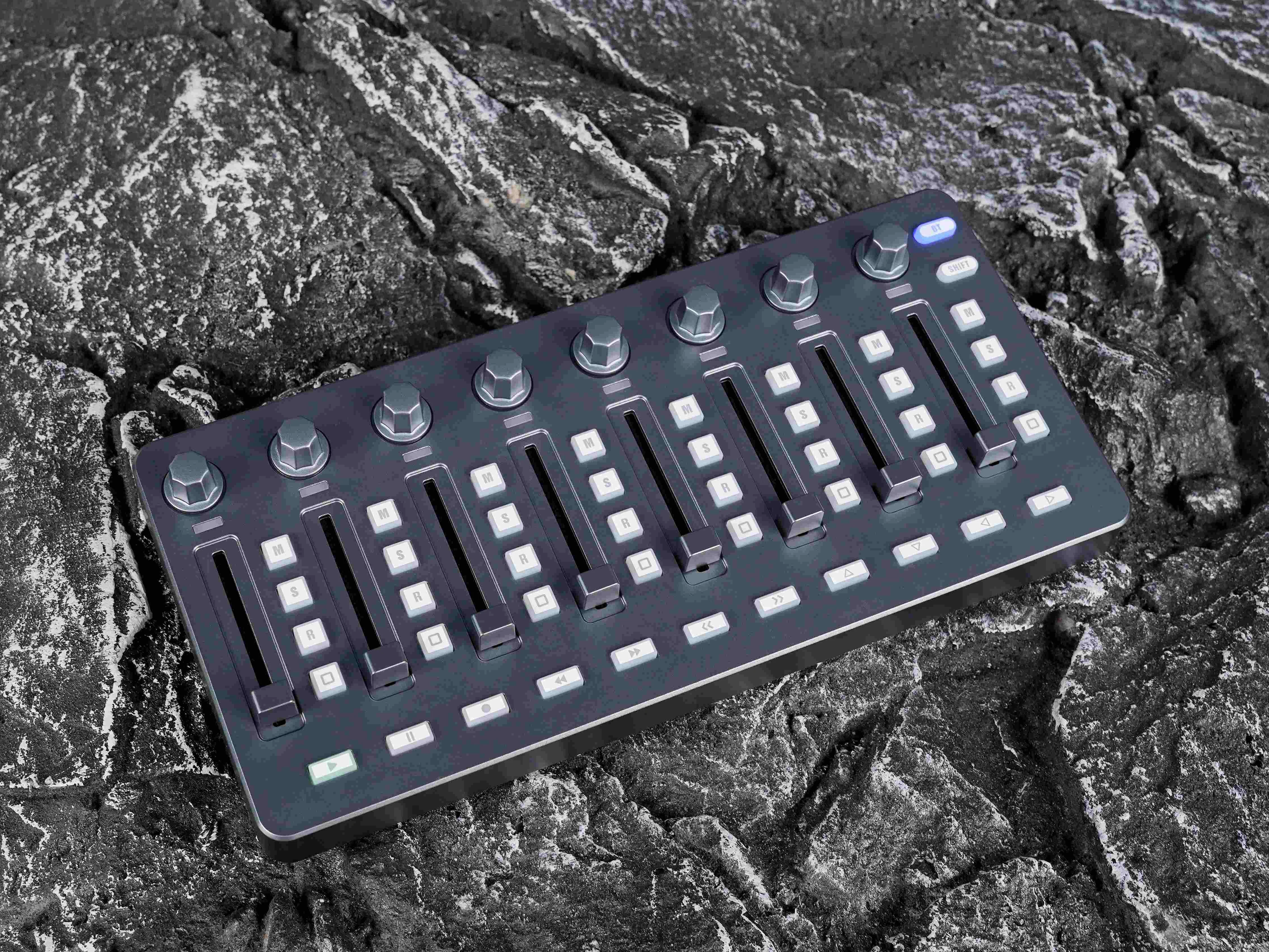 M-VAVE SMC MIXER Gray MIDI Console 8 Faders 8 Knobs Rechargeable USB Type-C MIDI Mixer for Windows Mac iOS Android Music Creator