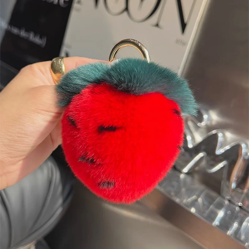 

Cute Rabbit Fur Strawberry Pendant Bags for Accessories Plush Keychain Decoration Strawberry Car Key Chain Keychain Fluffy Gift