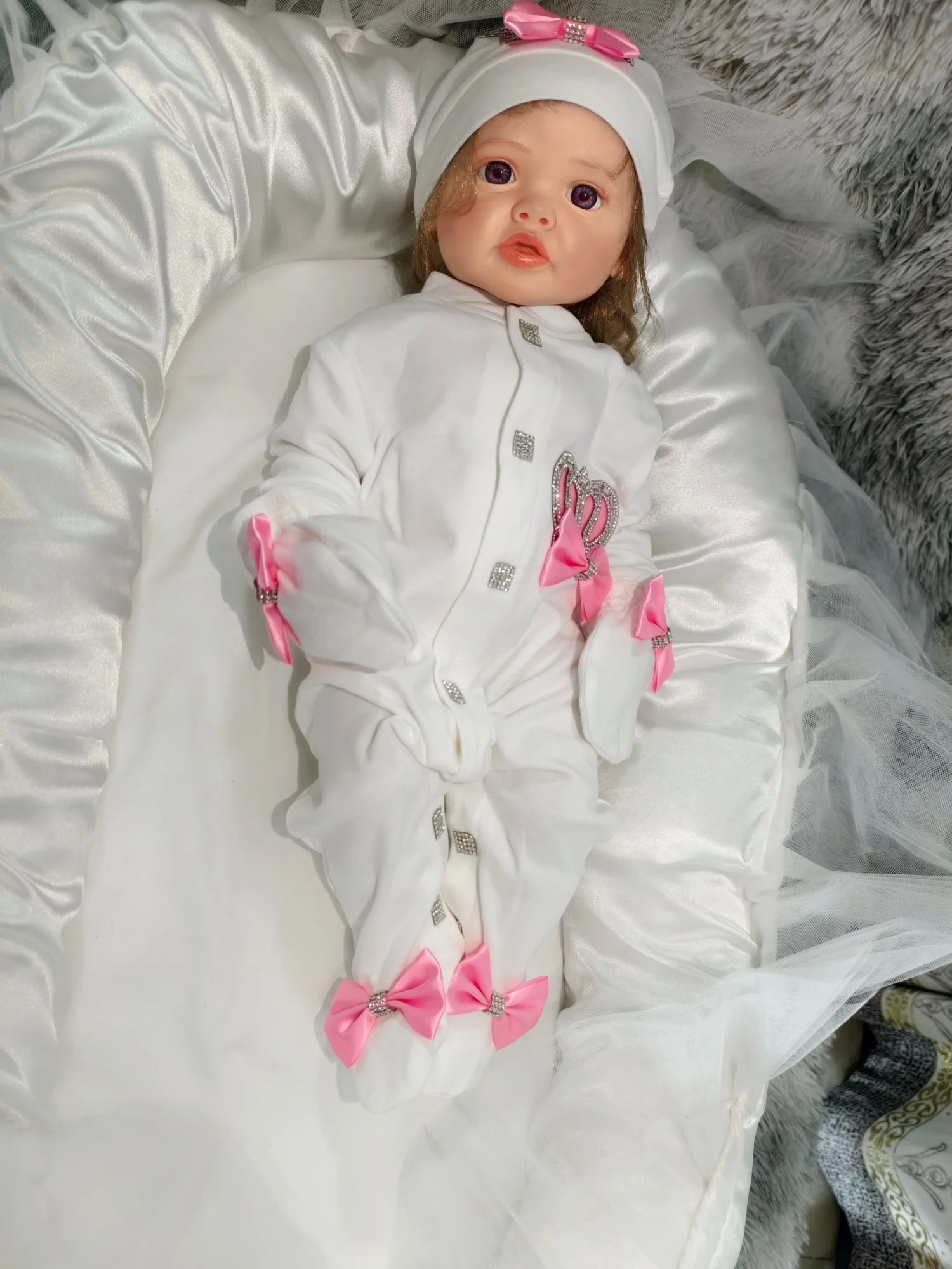 3Pcs Dainty White Pink Rhinestone Crown Baby Romper Set Hat Mittens Sweet Bowknot Footed Outfit Flawless Quality