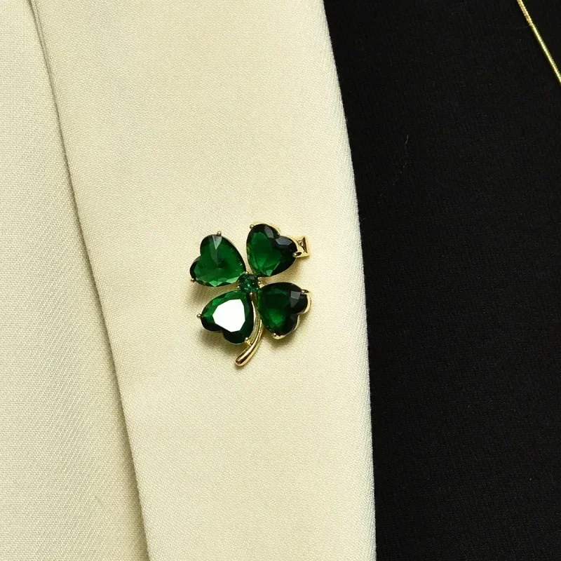 Lucky Grass To Prevent Walking Brooch Four-leaf Clover Vintage Emerald Color Brooch Female Wedding Suit Jewelry Accessories