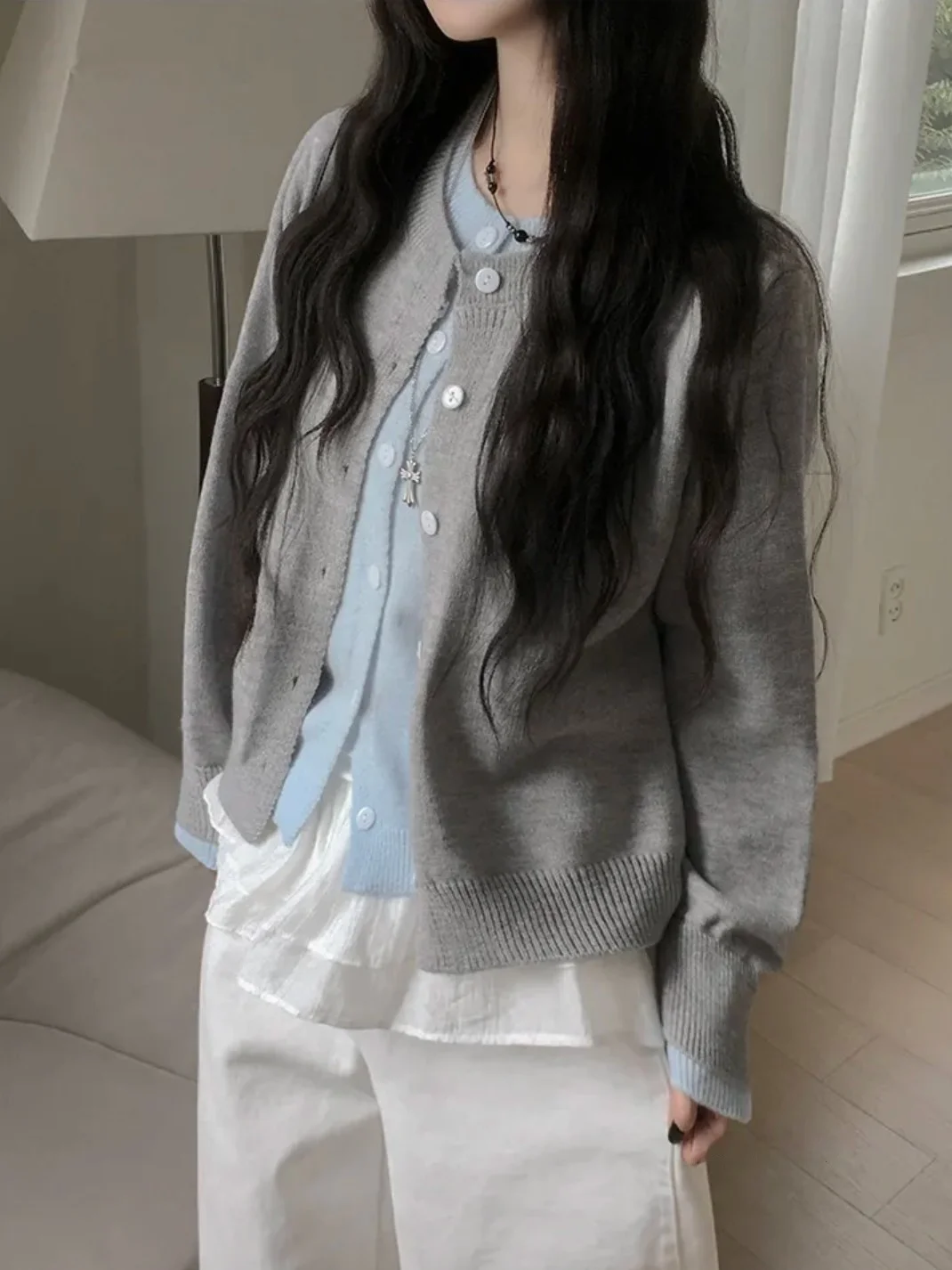 

Уникальный корейский вязаный кардиган SEI с длинными рукавами, женский мягкий двухцветный свитер с круглым вырезом и пуговицами, универсальная верхняя одежда