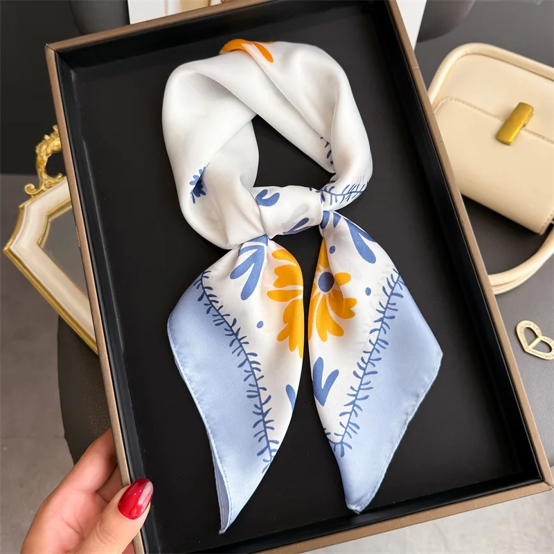 

Luxury Daisy Print Faux Silk Scarf Women 70cm Spring Summer Bandana Neckerchief Versatile Hair Band Head Wrap Bag Scarf