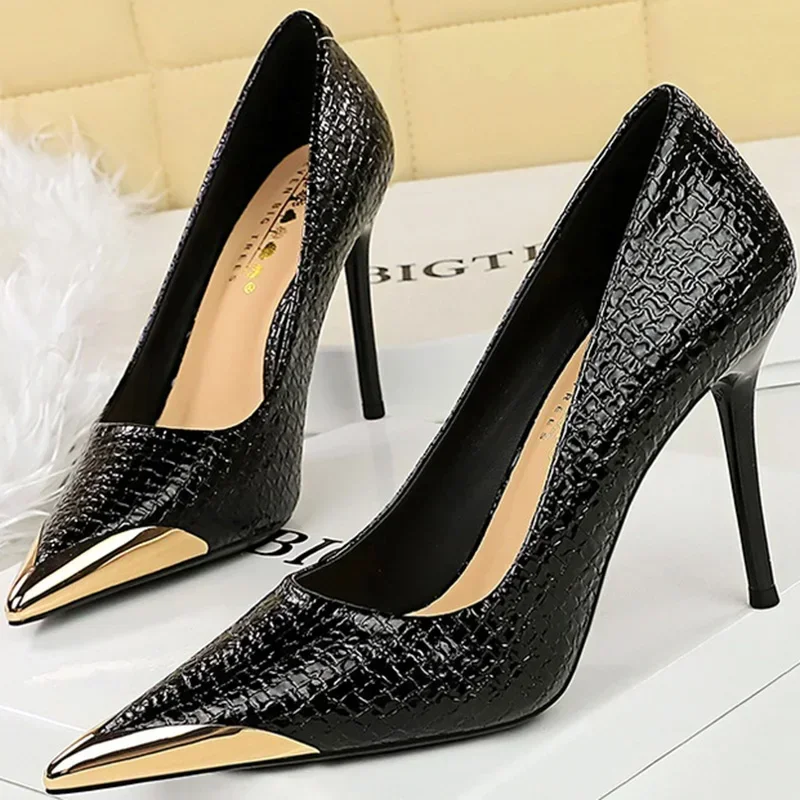 Women Sense Of Luxury 9.5cm High Heels Serpentine Retro Pumps Lady Coffee Khaki Patent Leather Metal Pointed Toe Office Shoes