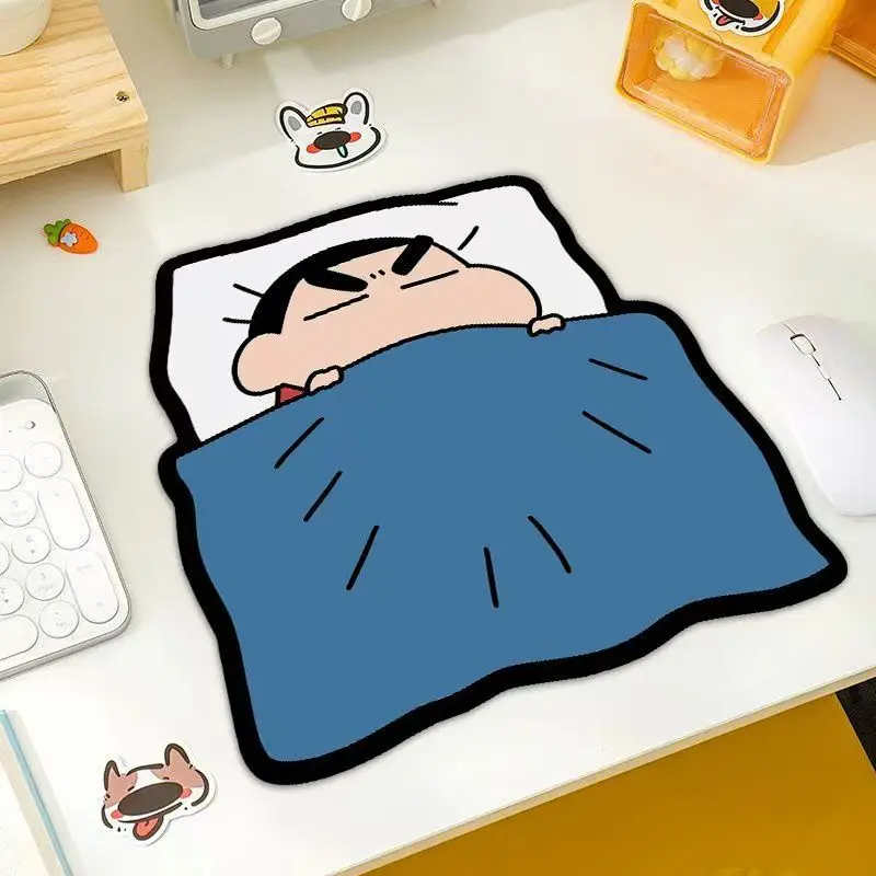 Niedliches Crayon Shinchan Mauspad, rutschfeste Gummibasis, weiche Stoffoberfläche, Anime-Schreibtischunterlage für Büro/Zuhause/Computer
